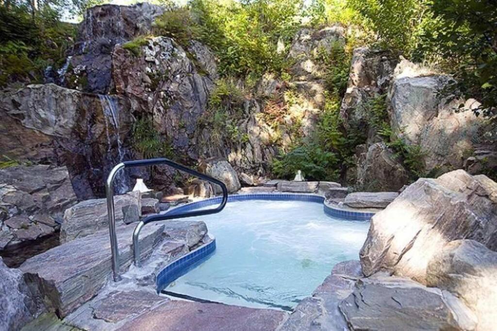 Les Eaux - 2Bdrs W Pool & Hot Tub Near Village 5 Mont-Tremblant Exterior photo